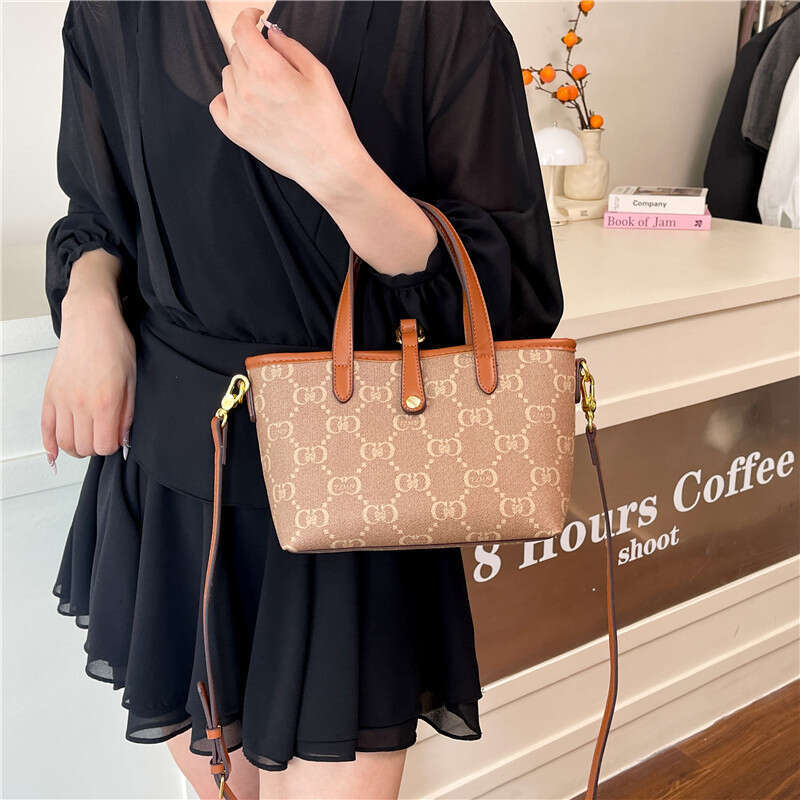 New Fashionable 2025 Elegant Large Capacity Women's Handbag Printed Commuter Shoulder Tote Bag