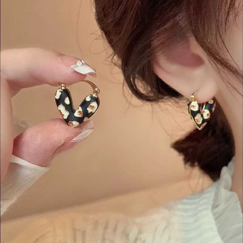 2025 Trend Red Dripping Oil Heart Hoop Earrings For Women Girls Korean Elegant Dangle Earring Jewelry Gift XJ250814