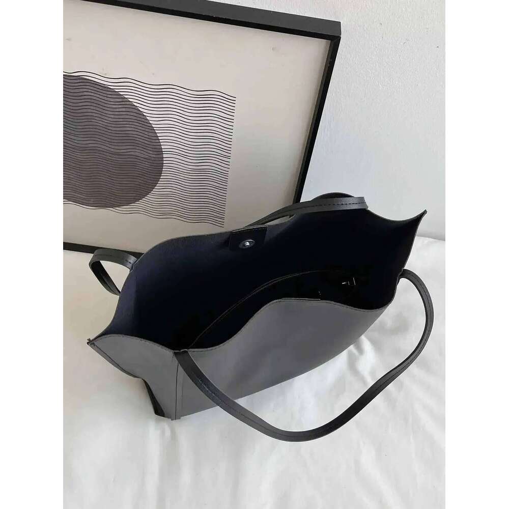 Lightweight Minimalist Shoulder Bag for Girls and White-Collar Workers in Business Casual StyleC241106