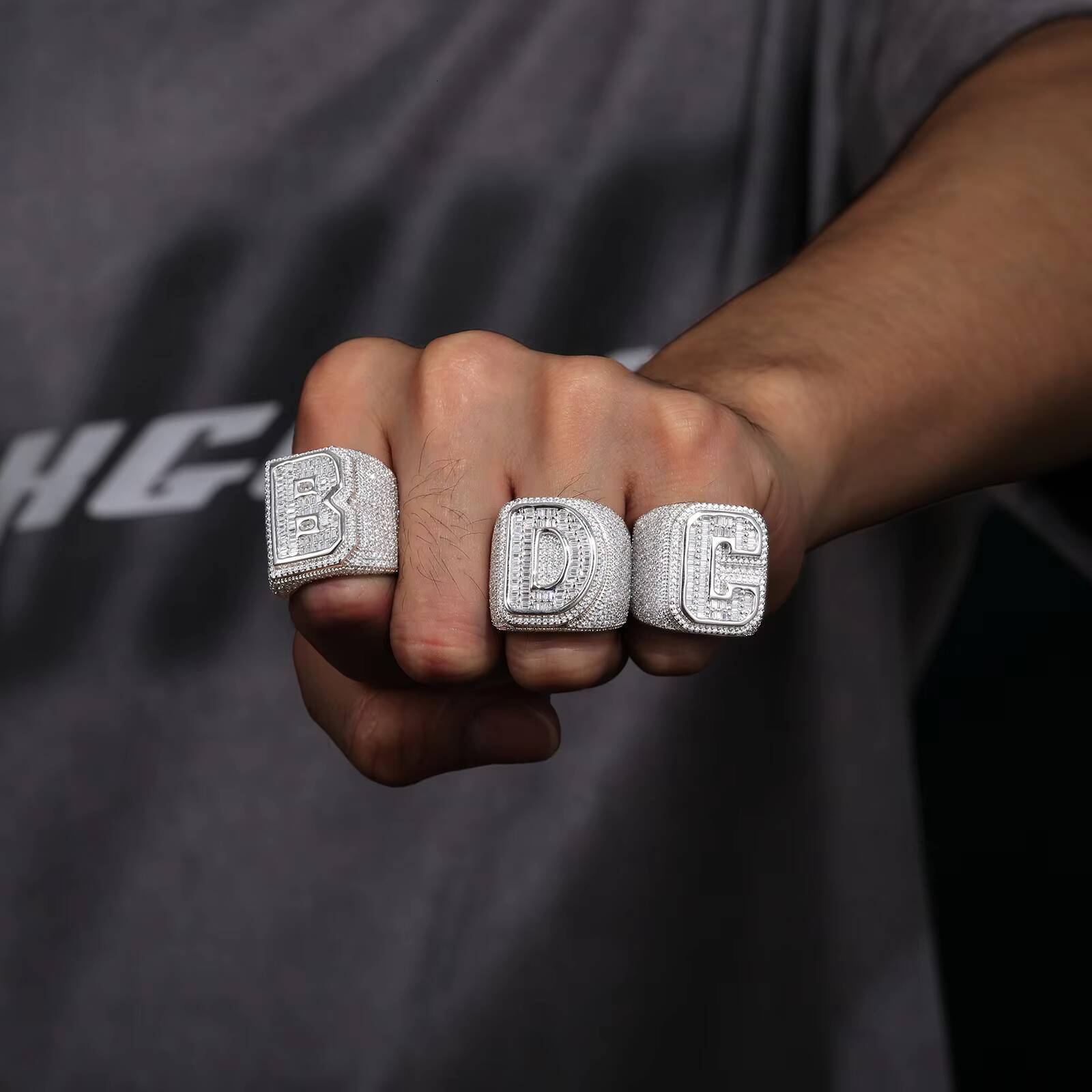 Dropshipping Baguette Mossanite Letter Jewelry Sterling Sier VVS Moissanite Dia Iced Out Initial Hip Hop Ring