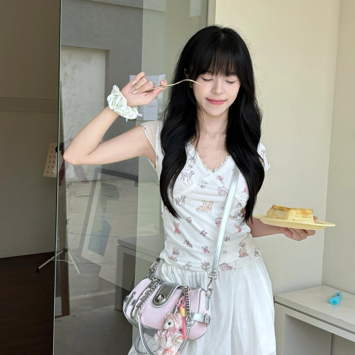 2025 New Women's Designer Handbag Fashionable Hot Selling Pillowcase Large Capacity Commuting Multifunctional Outdoor Vacation Bag Wallet Dinner 