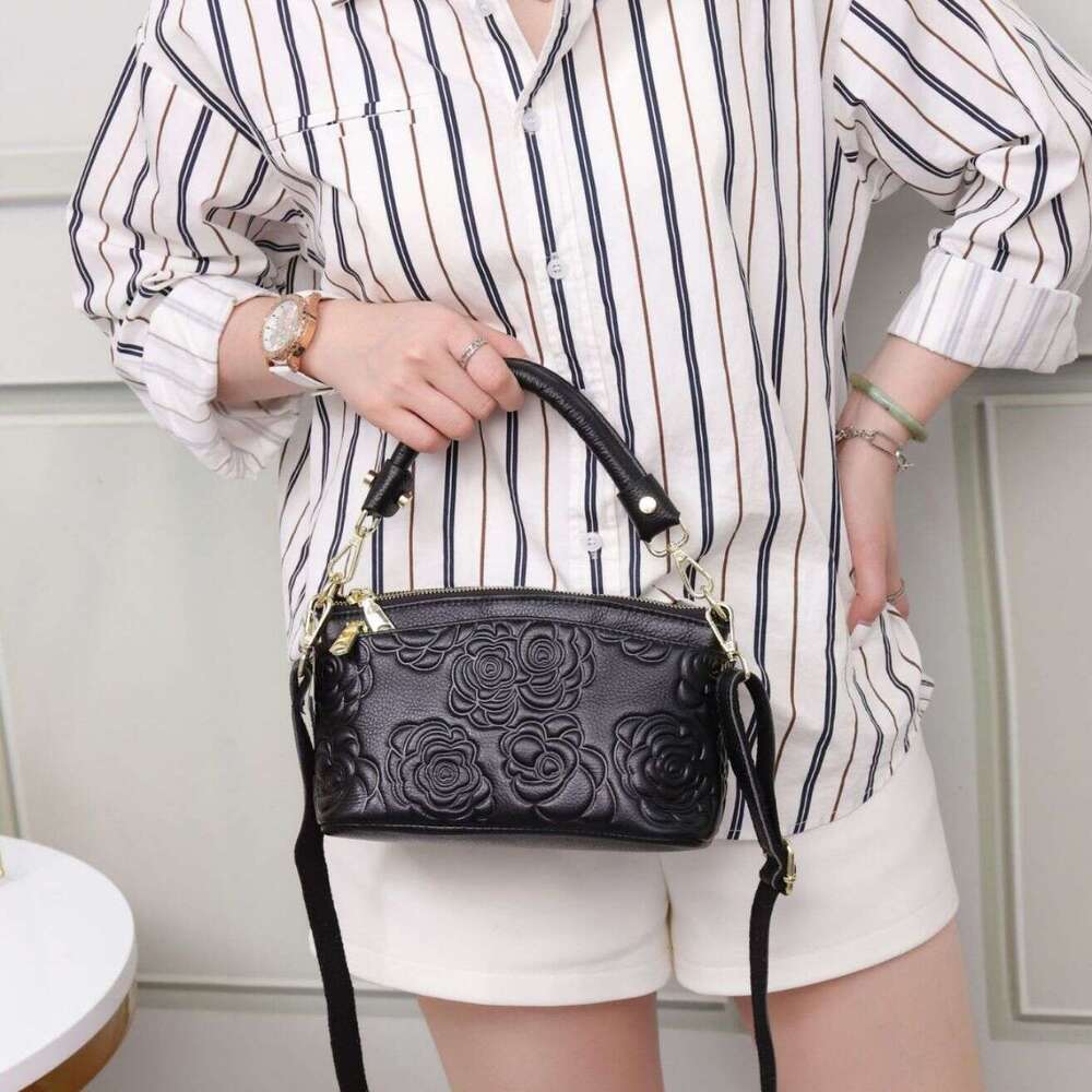 Hot Selling New Top Layer Cowhide Women's Single Shoulder Crossbody Shell Bag Fashionable Large Capacity Design Designer Bags