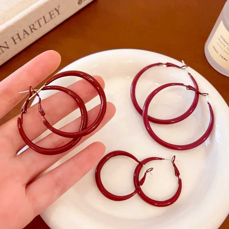 Charm Trend Wine Red Color Geometric Circle Hoop Earrings for Women Exaggerate Big Korean Earring Bride Jewelry Accessories Gift XJ250814