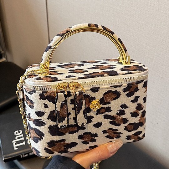 Luxury Brand Designer Bag Handbag Korean Fashion Leopard Print Stylish Versatile Chain Shoulder Bag Large Capacity Commuter Lipstick Crossbody Bag