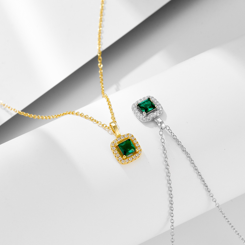 S Pure Sier Square Emerald Zircon Pendant Necklace for Women New Style Elegant Light Clavicle Chain