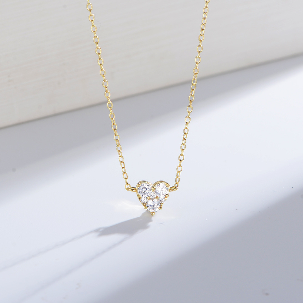 S Pure Sier Petite Dia-Studded Heart Necklace for Women Versatile Fashion Simple Heart-Shaped Zircon Collarbone Chain Jewelry