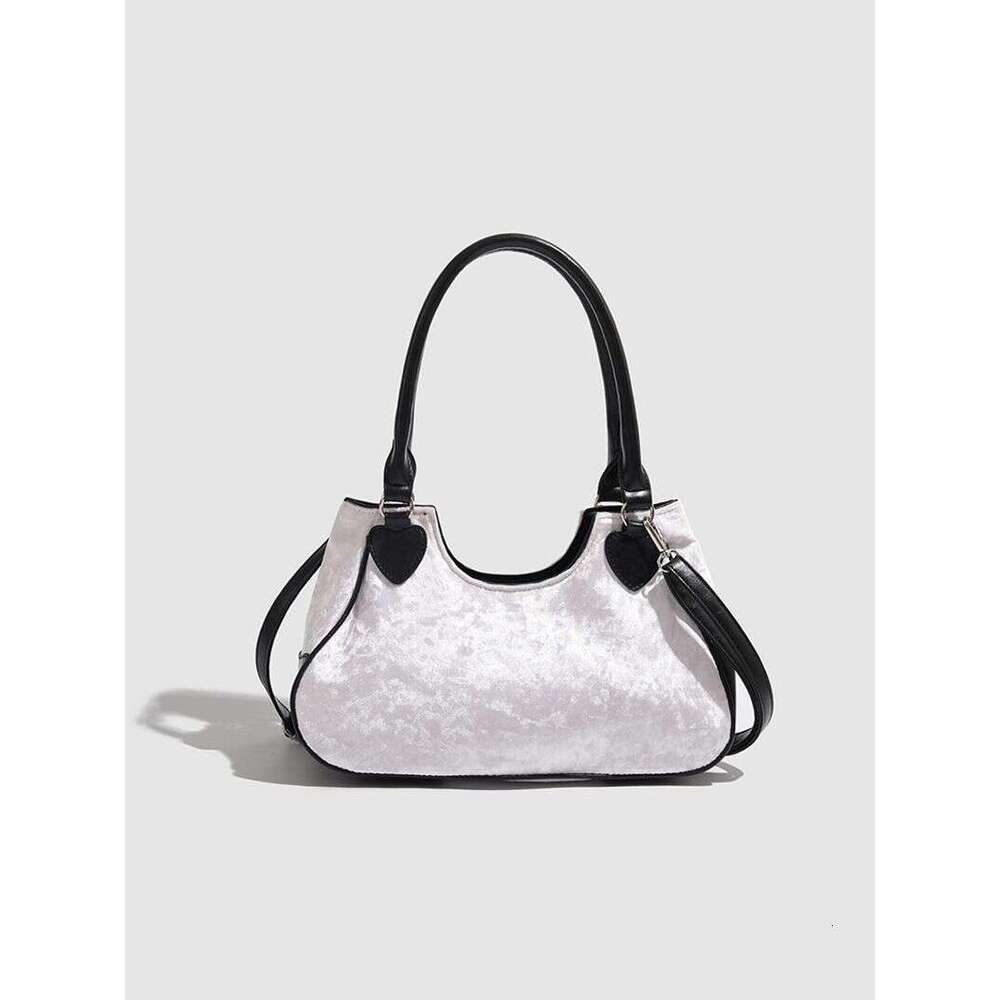 2025 New Sweet Cool Wind Saddle Niche Hottie Tote Armpit Hundred Commuter Single Slant Shoulder Bag