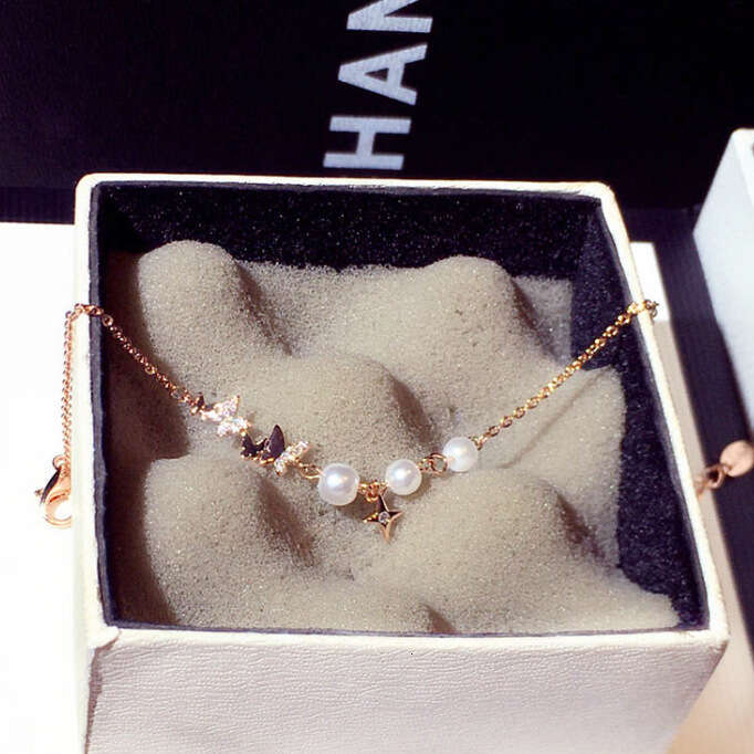 New Fashion Korean and Japanese Style Super Shiny Zircon Butterfly Pearl Star Pendant Bracelet Jewelry for Women S00321