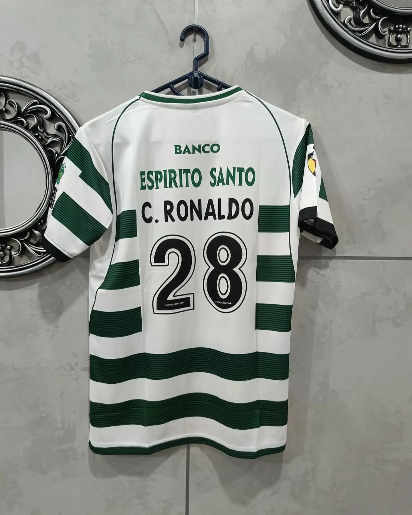 Mens Quickdrying Football Tshirt High Quality Classic Retro C RONALDO No 28 Jersey Comfortable Sports Training Top 250814