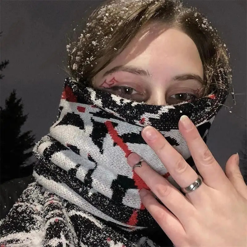 Fashion creative Goth Letter striped knitted womens scarf mens winter scarf apron black tassel luminous Y2K Kpop 250813