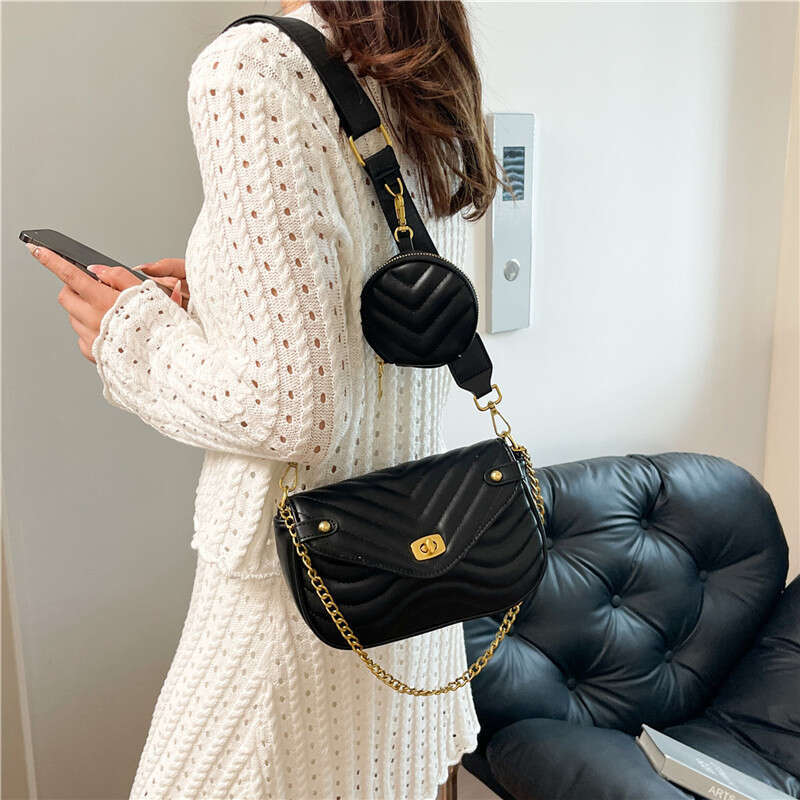 Fashion 2025 New Trendy Women's Mother-Daughter Chain Shoulder Internet Celebrity Textured Quilted Small Square Bag