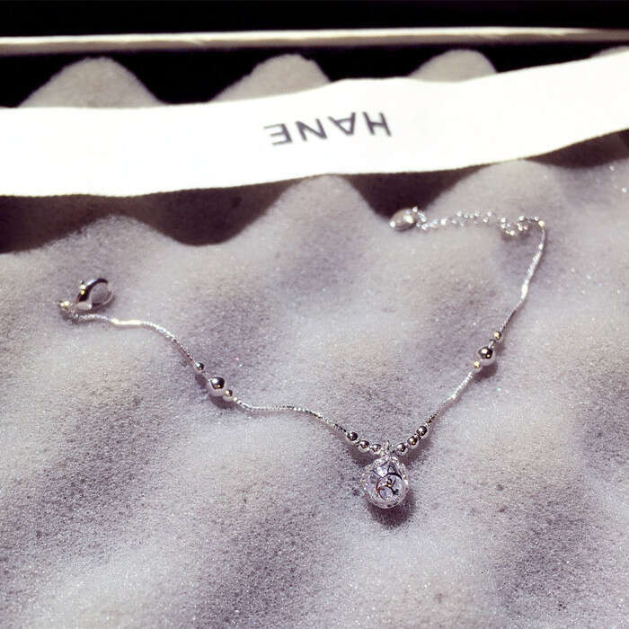 New Fashion Korean and Japanese Style Exquisite Rhinestone Ball Pendant Elegant Bracelet Jewelry for Women S00290