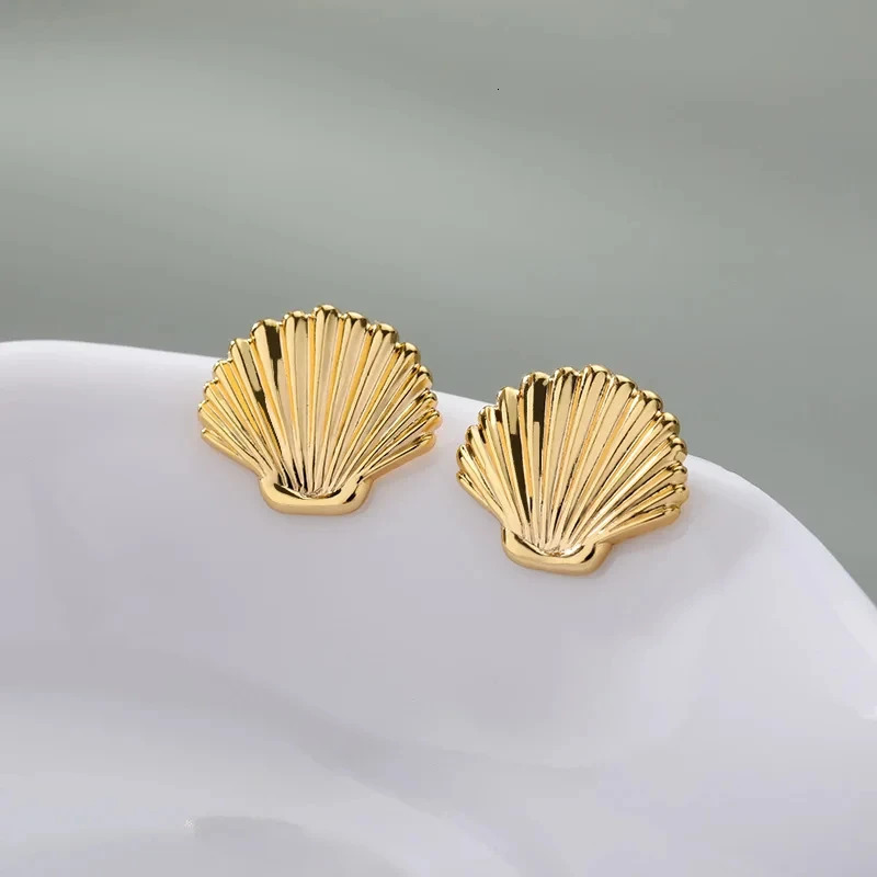 Stainless Steel Starfish Shell Stud Earrings for Women Minimalist Gold Color Aesthetic Wedding Earring Summer Beach Jewelry Gift 250812
