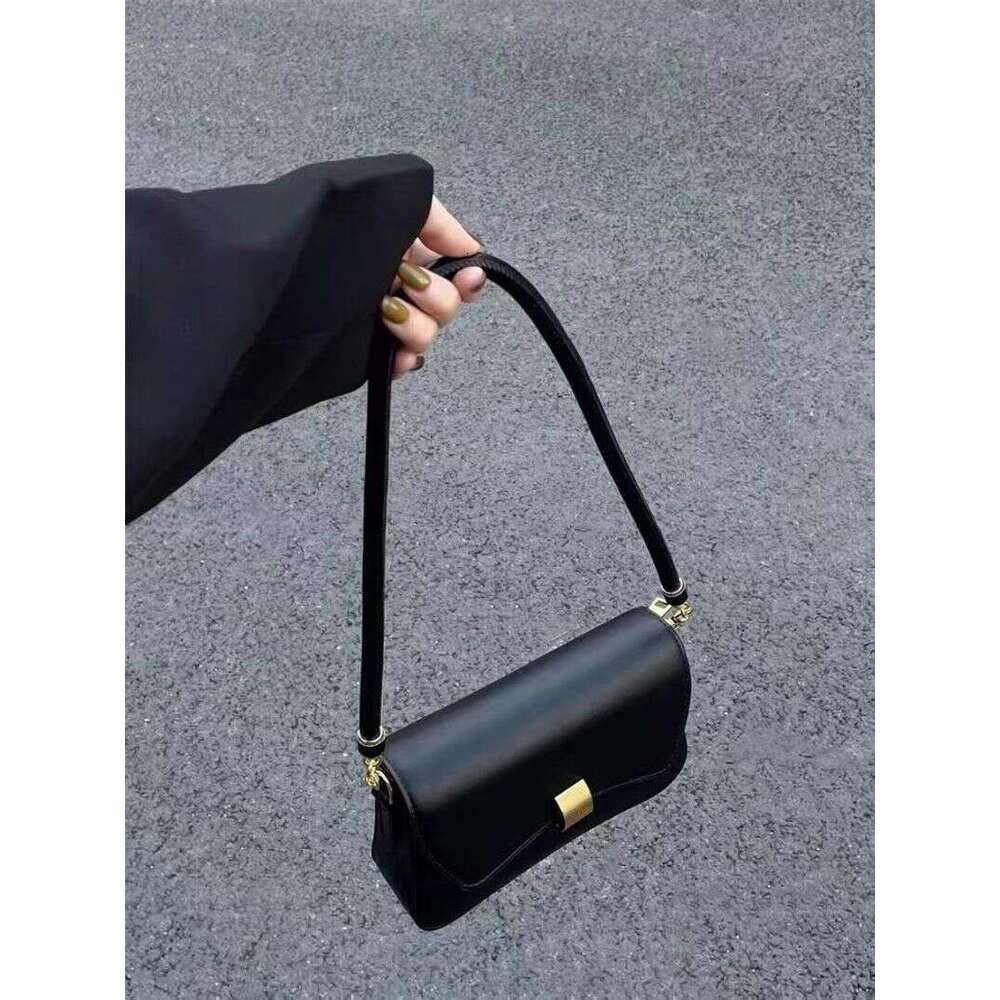 French Underarm Bag New Trendy Niche Design Light Baguette Women S High End Sense One Shoulder Messenger Handbag