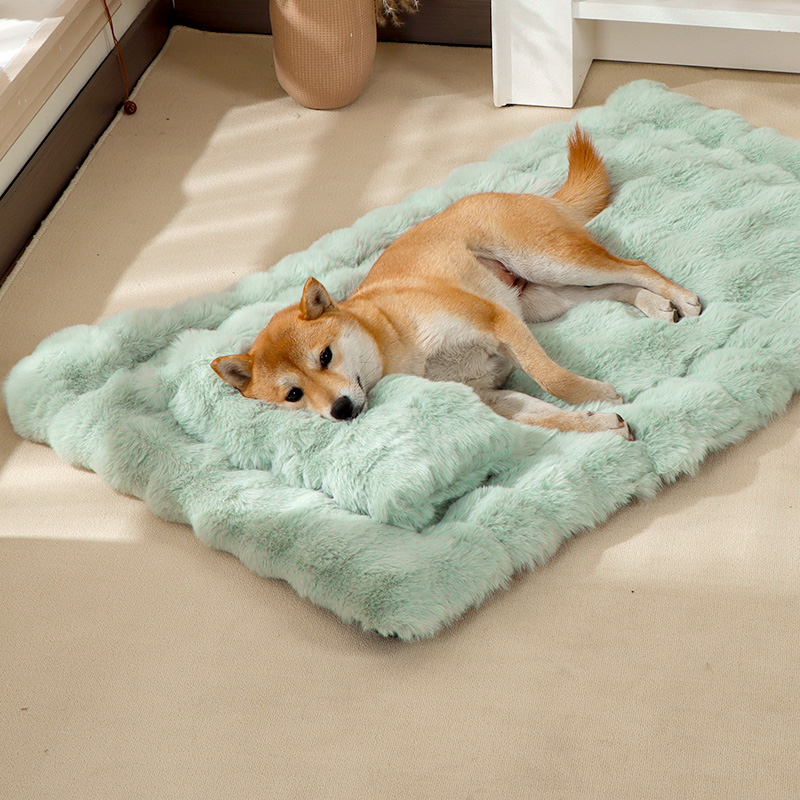 Plush Fleece Pet Sleeping Mat Thickened Warm Pad for Cats & Dogs Washable Multi Size Cozy Naps All - Season Use