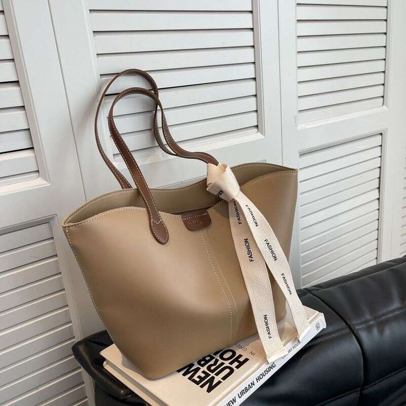 2024 New Urban Minimalist Tote PU Car Sewn Women's Large Capacity Handheld Shoulder Bag