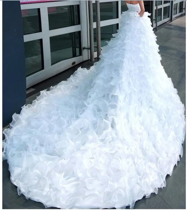 Vintage Strapless Beading Princess Bride Fashion Models Big Fluffy TailL Long Tail Wedding Dress Bridal Gown Real Photos
