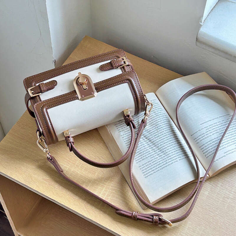 Colored Handheld Box for Spring 2024 Versatile Women's One Shoulder Bag, Small and end, High Sense Crossbody Bag