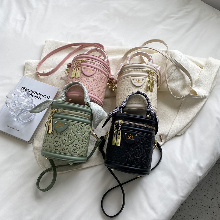 Free Shipping Luxury Bag Designer Solid Color Texture Women's Small Bag Round Bucket Bag New Fashion Niche Handbag Casual Letter Shopping Shoulde