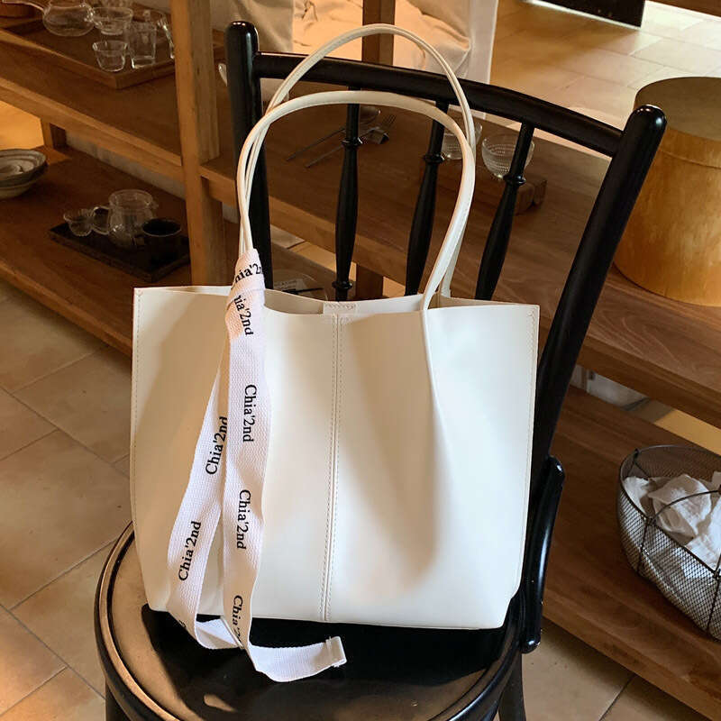 Fashionable Commuter Large Capacity 2023 New Women's High end and Western Style Versatile Shoulder Popular Tote Bag