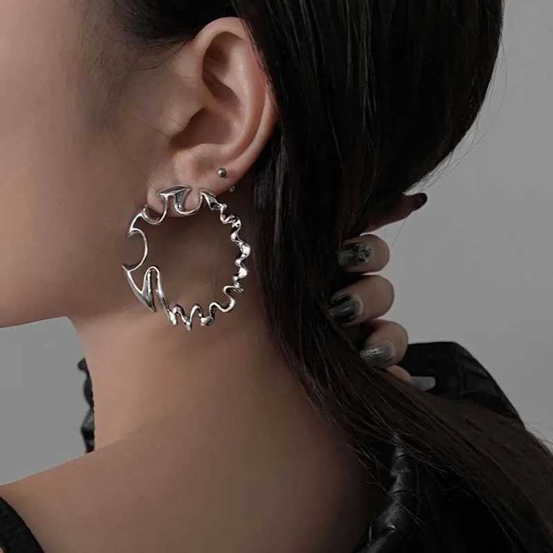 Fashion Metal Irregular Big Circle Hoop Earrings for Women Exaggerated Silver Color Twisted Personality Earrings Jewelry XJ250814