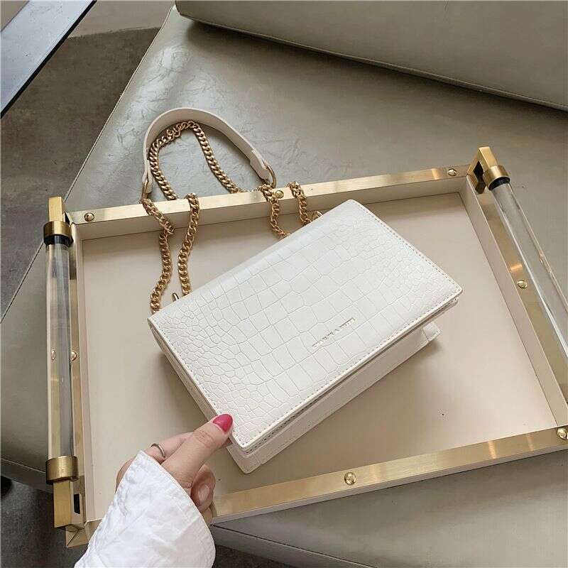 French Niche Westernized Women's 2020 New Trendy Korean Version Versatile One Shoulder Diagonal Cross Fashion Chain