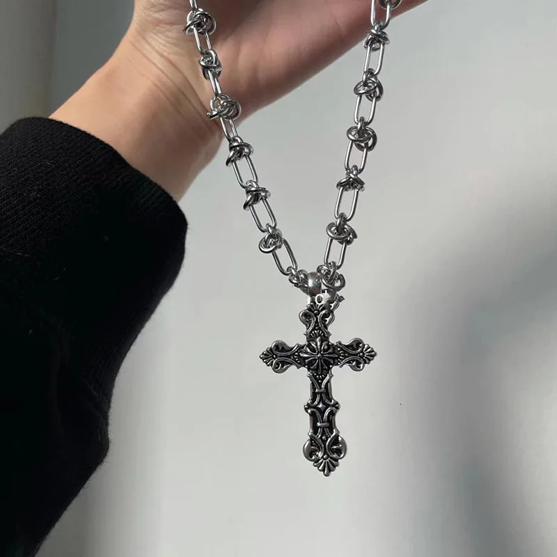Vintage Punk Style Y2k Men and Women Twisted Cross Pendant Necklace Gothic Irregular Pattern Personality Trend Jewelry 250812