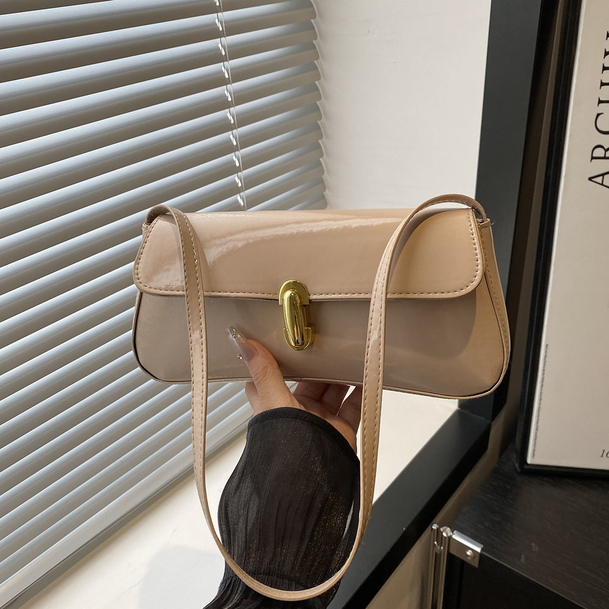 Luxury Brand Designer Bag French Niche Bag Stylish Underarm Bag Women's Bag Baguette Bag Wholesale 2025 New Handheld Versatile Ins Shoulder Bag