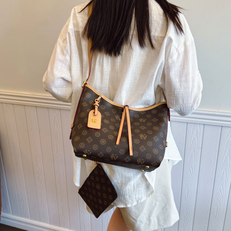 Large capacity 2025 new printed multifunctional fashion handbag designer same style women's single shoulder crossbody bag b0860