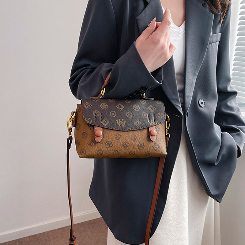 Classic printed retro style sling bag Pu leather waterproof women's shoulder bag b2108