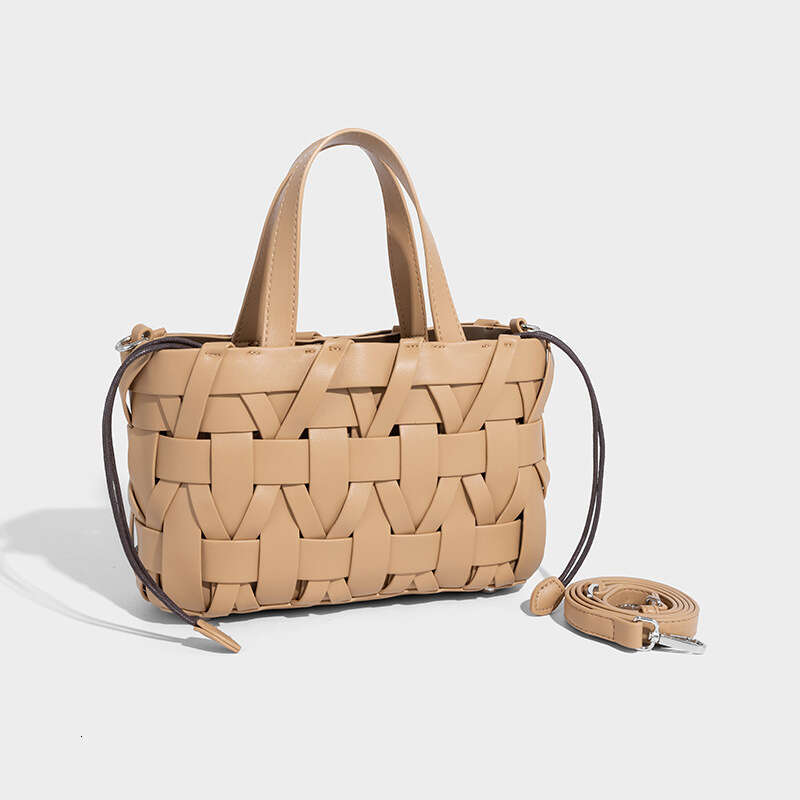 Designer woven bag women's shoulder crossbody 2025 new handbag fashionable casual high-end feeling