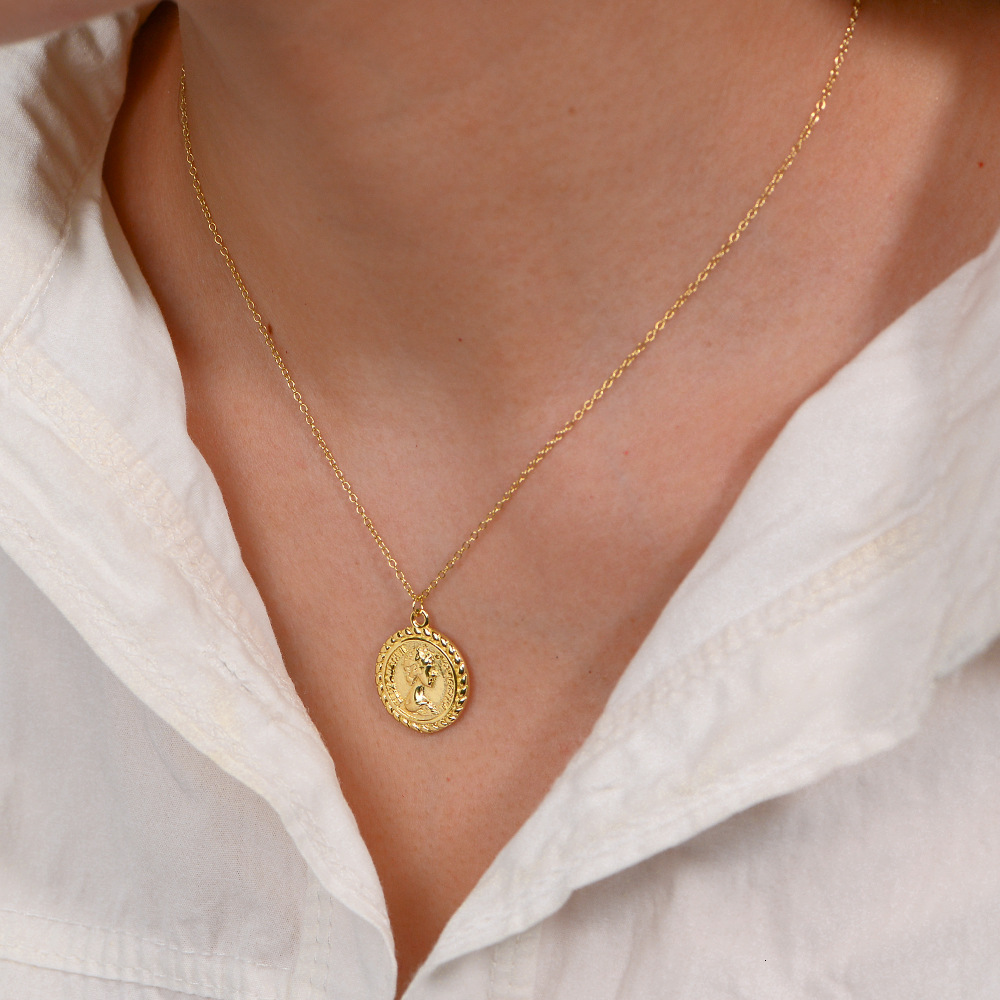 S Pure Sier Portrait Relief Queen Coin Necklace for Women Ins Style Personality Trendy Versatile Collarbone Chain