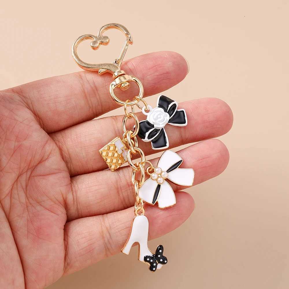 Aihua Brand Design Crystal Number 5 Bowknot Perfume High Heels Keychains for Women Handbag Pendant Keyrings Jewelry Gifts Y250814