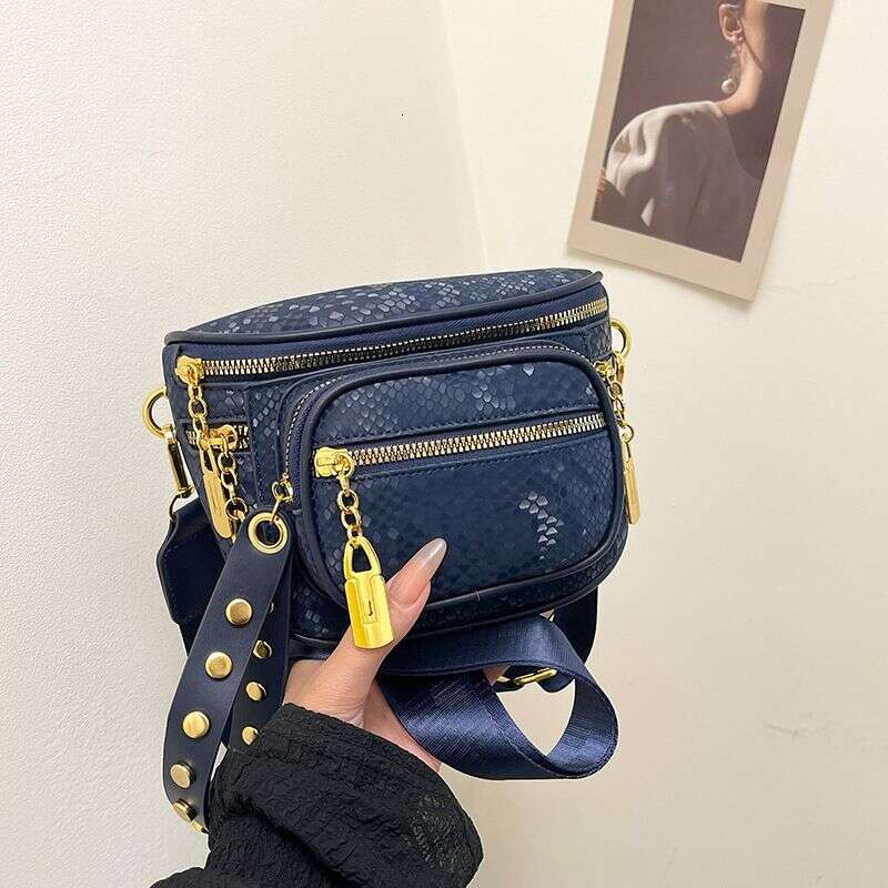 Light Texture Crossbody Women's Fashion Niche Design 2025 Chest Multi-pocket Casual Shoulder Bag