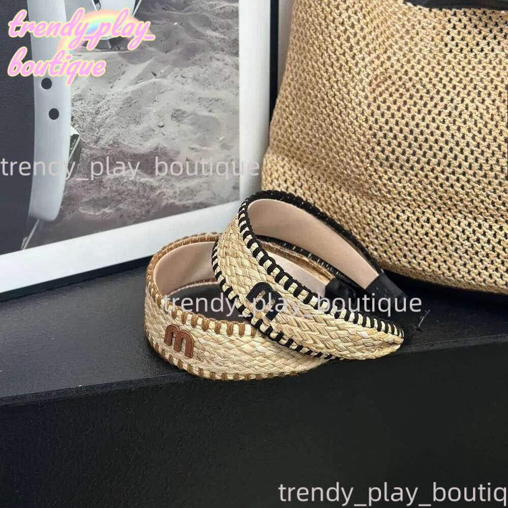 Designer Letter M Wide Edge Braided Headband Girls With Retro High-End Feel Fashionable Accessories For Going Out And Pressing Hair Miulymiuly Mius Miuly C26