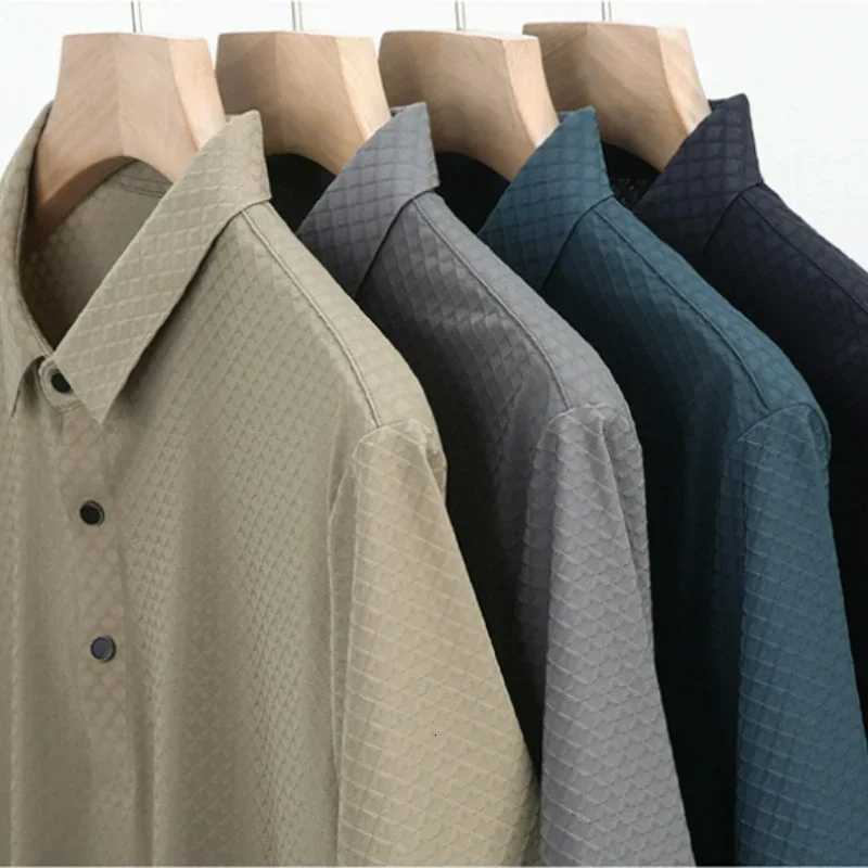 Solid Color Men T-shirt Short Sleeve Polo Shirt Lightweight Business Casual Turn-down Collar Top Men Fashion Slim Fit Pullover XJ250804
