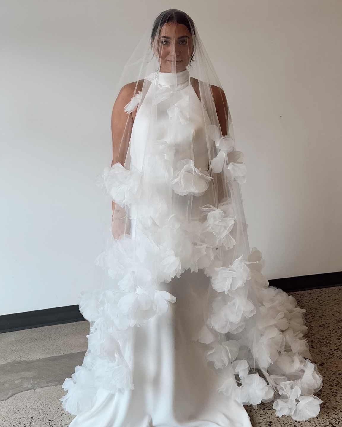 White Ivory Bridal Veil Long Cathedral Wedding One Layer Veil Hand Sewn 3D Flowers Floral Lace Veil Wedding Accessories