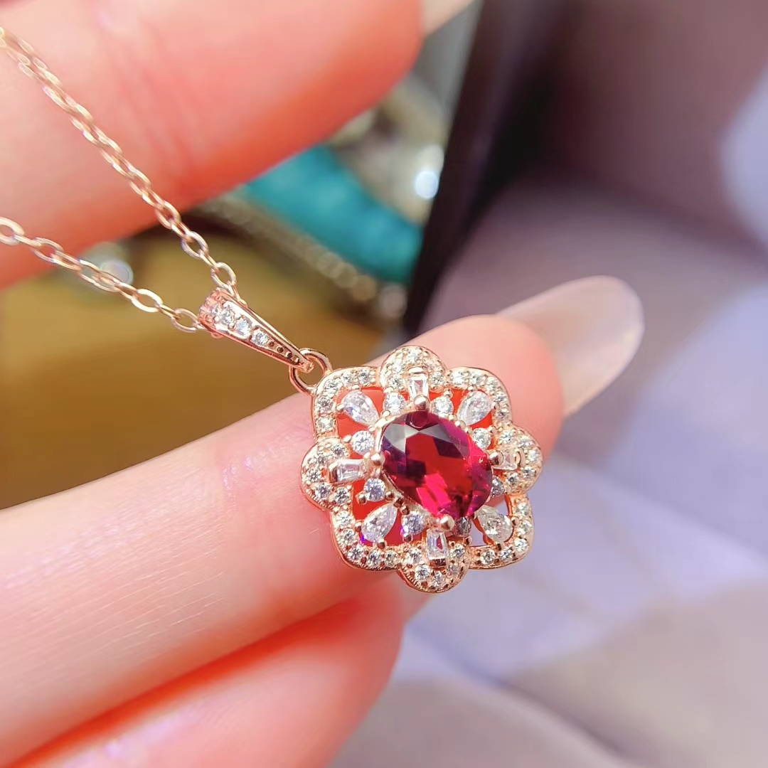 Vintage style natural garnet pendant for party 5mm*7mm 0.7ct VVS grade genuine pyrope garnet 925 silver necklace pendant