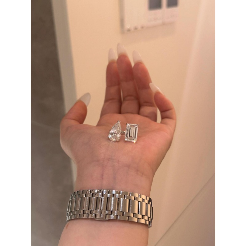 Contemporary Style Statement Pearl-Inspired Charm Bangle Bracelet - A Must-Have Piece