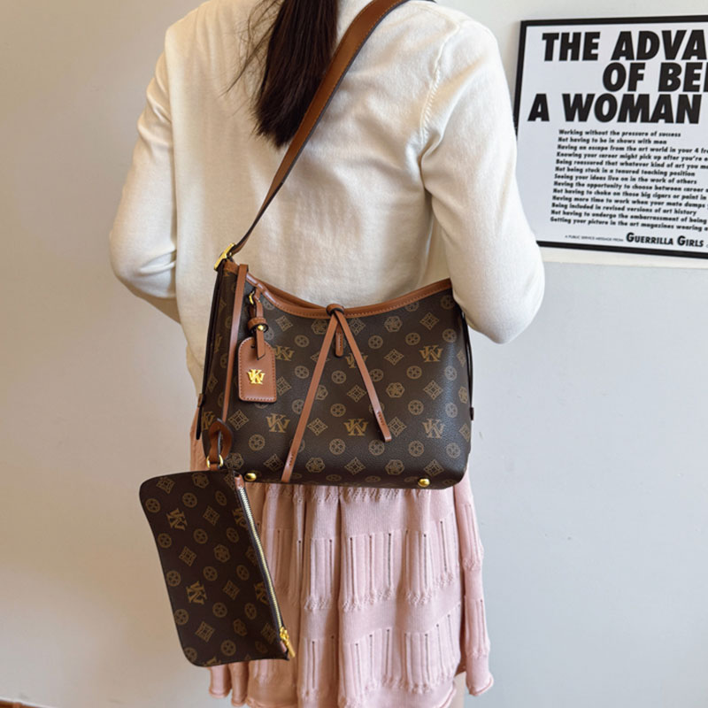 Large capacity 2025 new printed multifunctional fashion handbag designer same style women's single shoulder crossbody bag b0860