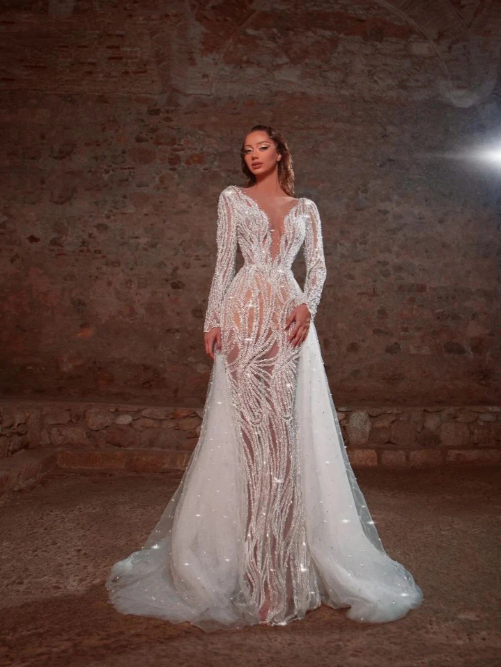 Fashion Sequined Lace Wedding Dress Sparkly Pearls Long Sleeve Bridal Gown Floor Length Bride Dresses Customized