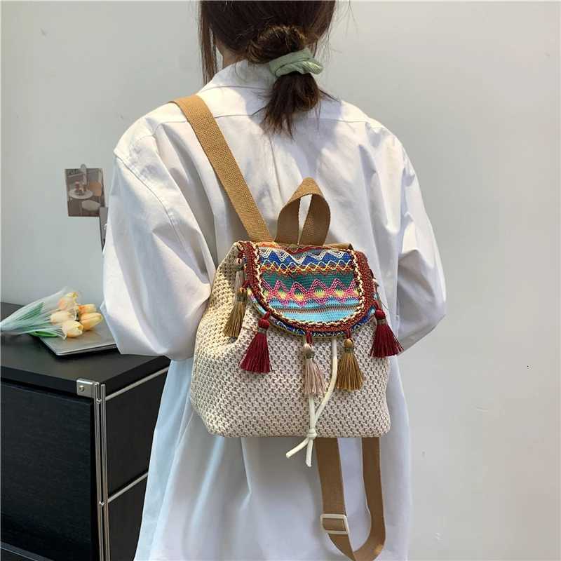 2023 New Fashion Folk Style Portable Small Bag Female Woven Shoulder Bag Niche High Sense Travel Luxury Women Straw Backpack XJ250814