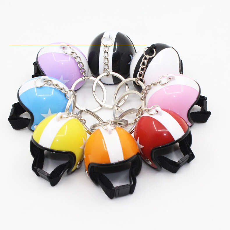 Daisy Windbreaker Duck Five-Star Helmet Keychain Creative Gift Pendant Key Ring