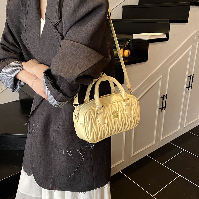 Simple Women's Wrinkled Small Square Bag Armpit Bag Free Shipping Designer Luxury New Letter Shoulder Bag Fashion Elegant Casual Mini Handbag