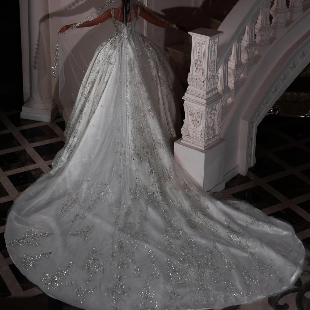 Spaghetti Straps Crystal Wedding Dress Ball Gown Elegant Sequins Lace Bridal Dress Customized Sleeveless Beads vestidos de novia