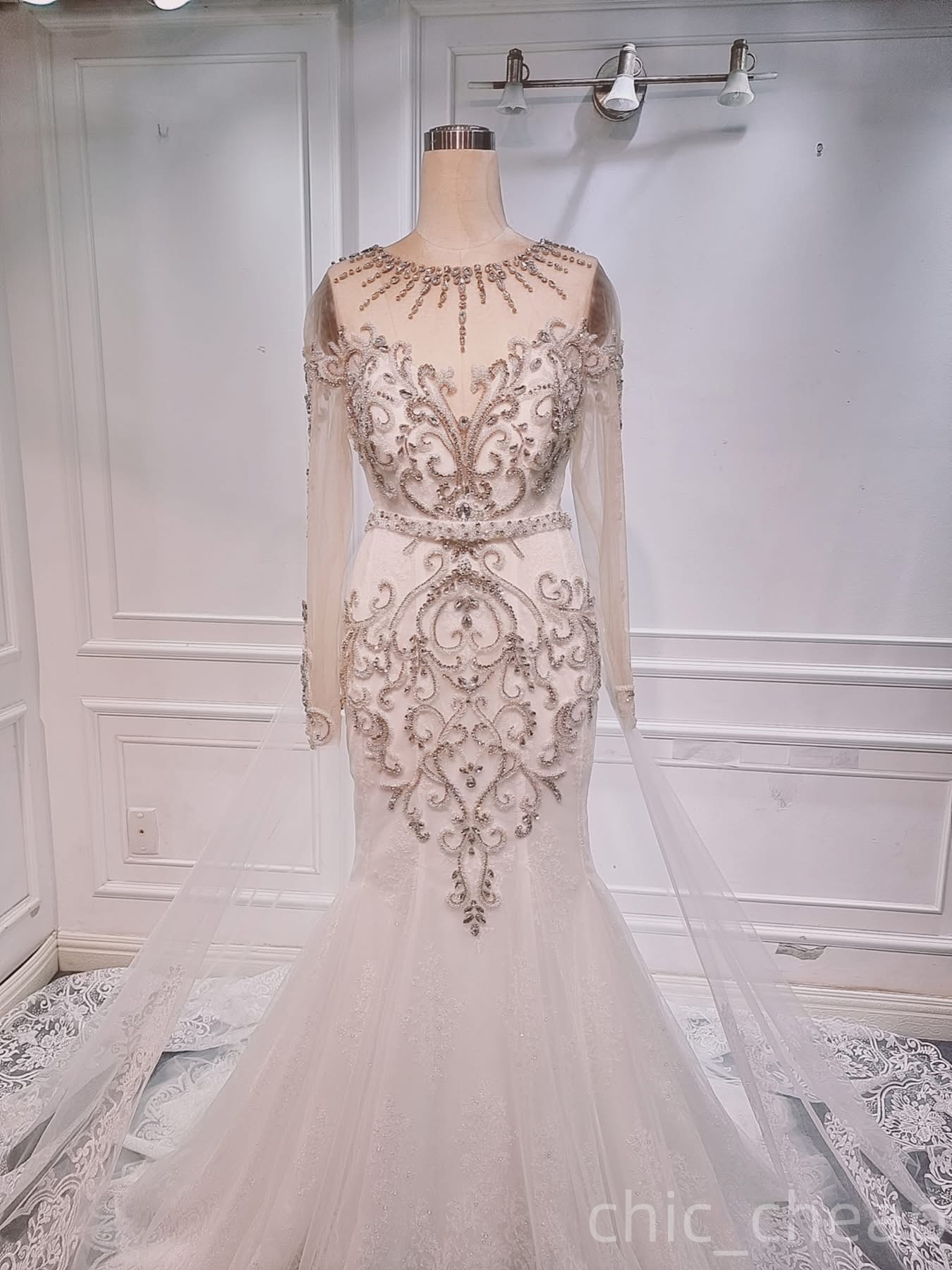 2025 Aso Ebi Plus Size Ivory Mermaid Wedding Dress Beaded Crystals Lace Tulle Detachable Train Vintage Bridal Gowns Dresses ZJ0611