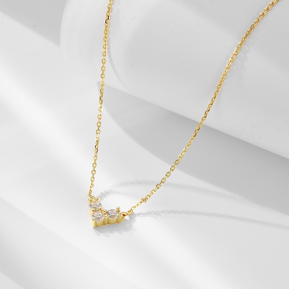 S Pure Sier Petite Mini Dia-Studded Heart for Women, Niche Design, Fashionable, Internet Celebrity, Cute and Sweet Collarbone Necklace Jewelry for Wom