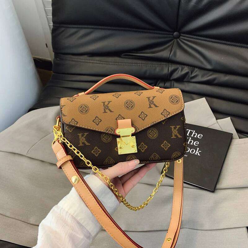 Hot Selling Stylish Vintage Leather Tote Bag Women's High-End Minimalist Crossbody Solid Color Square Satchel Designer Bags