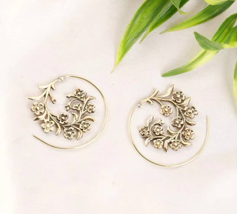 Floral Spiral Hoop and Fashionable Earrings for Daily Party Wear Quality