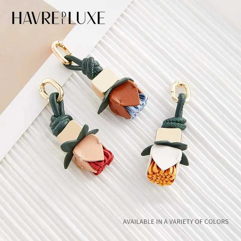 Leather Bag Charm Flower Tassel Ball Pendant Luxury Fashion High-grade Lychee Flower Car Pendant Decoration Bag Accessories Y250814